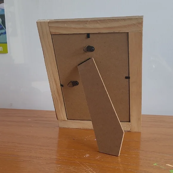 Elegant Brown Photo Frame - Picture 3 of 4